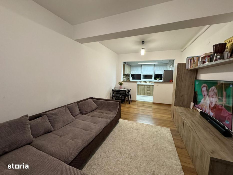 Apartament 3 camere complet mobilat si utilat, 9 Mai