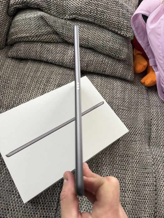 Vând APPLE Ipad 9, wi-fi, 64 gb