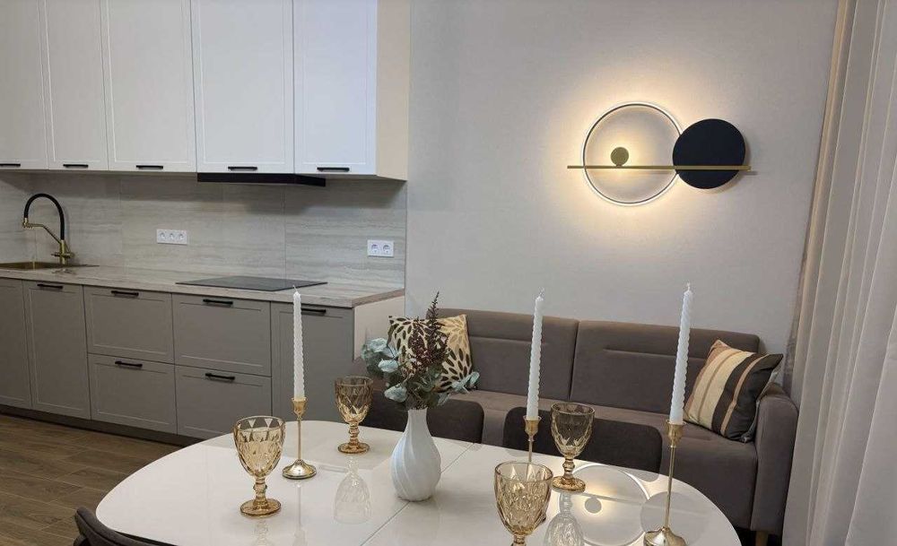 Сдается просторная 2-х комнатная квартира в центе, Айбек,  2/5/12. Р6