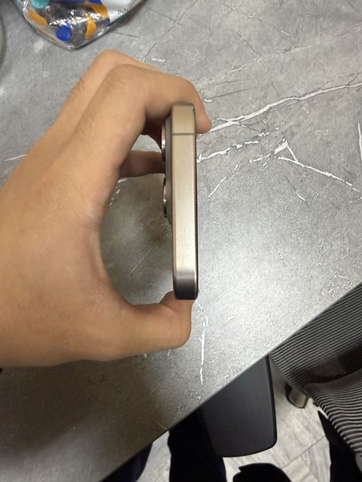 Iphone 15 pro 128 гб акумулятор 84%