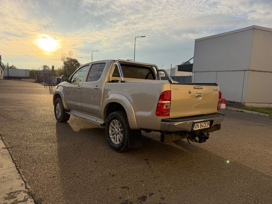TOYOTA Hilux 2015 — imagine 2