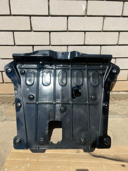 Продам защиту двигателя на  Рено Дастер