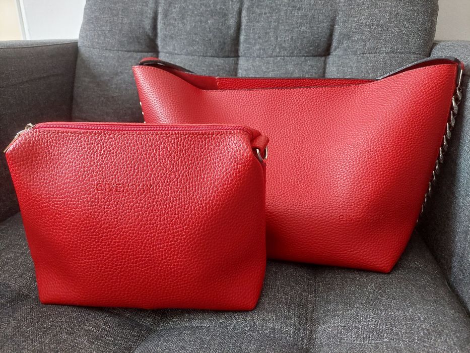 Geanta dama rosie Givenchy-se vând și separat