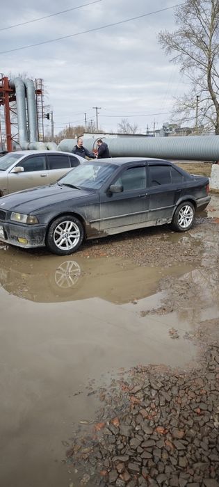 Продам машину БМВ е36