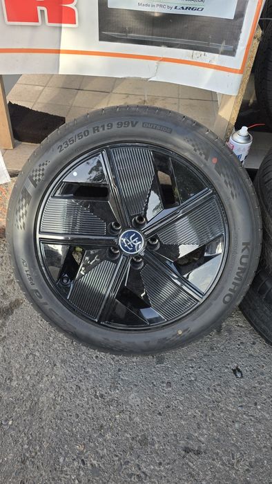 235/50/R19 255/50/R19 kumho