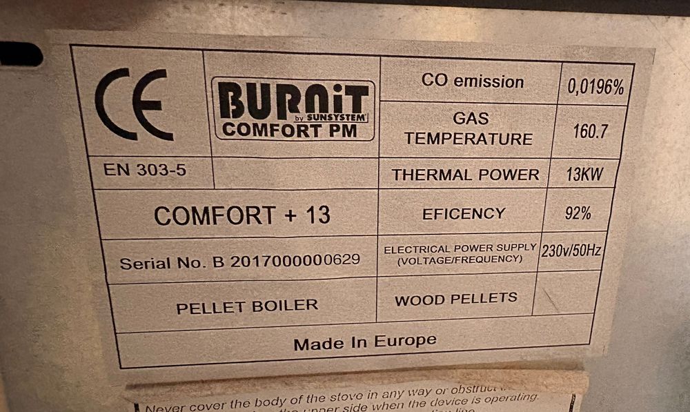 Пилетна камина бурнит 13kw  с 4 радиатора и лира