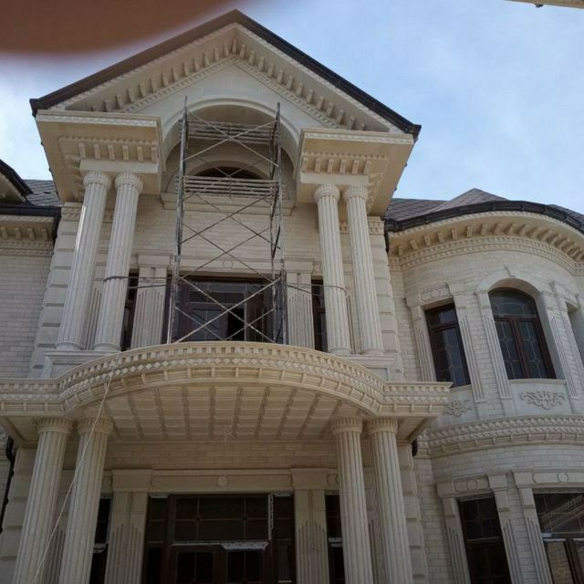 Granit usto travertin sokol fasat