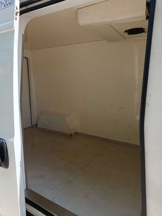 Хладилен бус под наем и транспортни услуги Варна