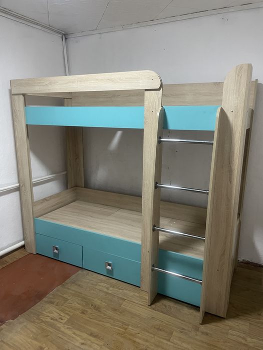 Двухярустная кровать