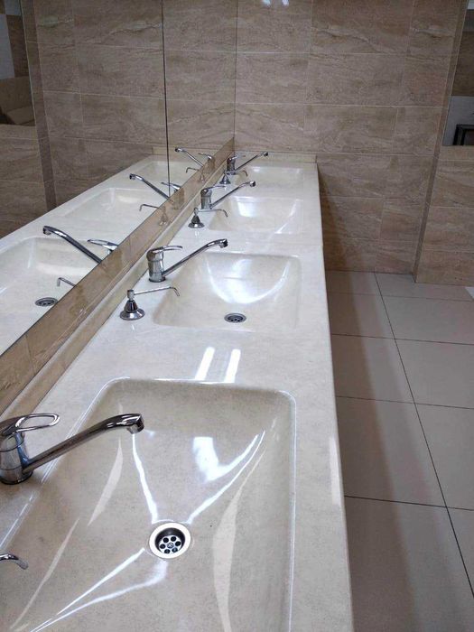 Каменные раковины и столешницы для уборных кинотеатров, театров и ТРЦ