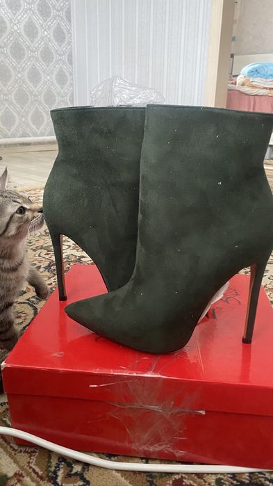 Продам совершено новые ботильоны