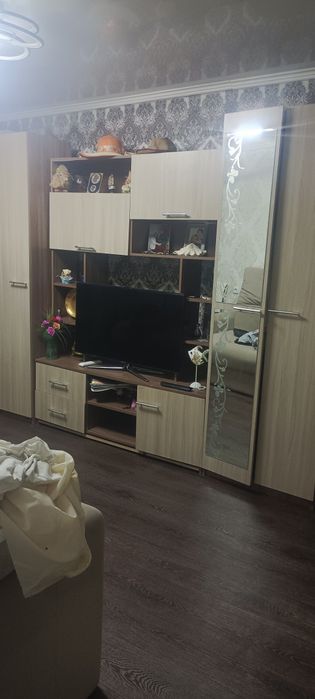 Продам стенку -горку