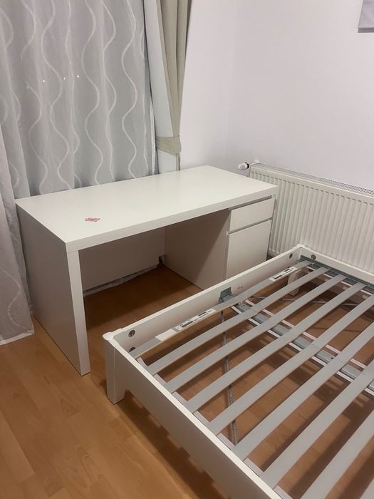 Vand mobilier dormitor pat, 2 noptiere, birou