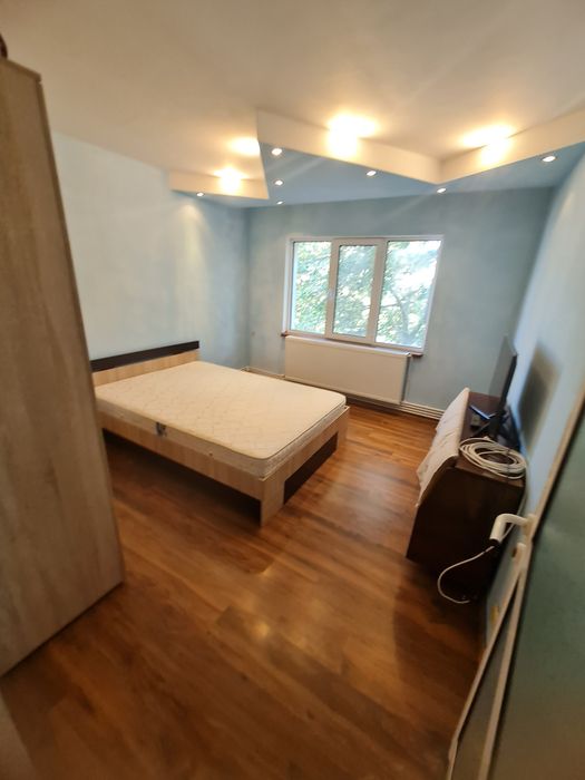 Vind 3camere micro16 etaj 4