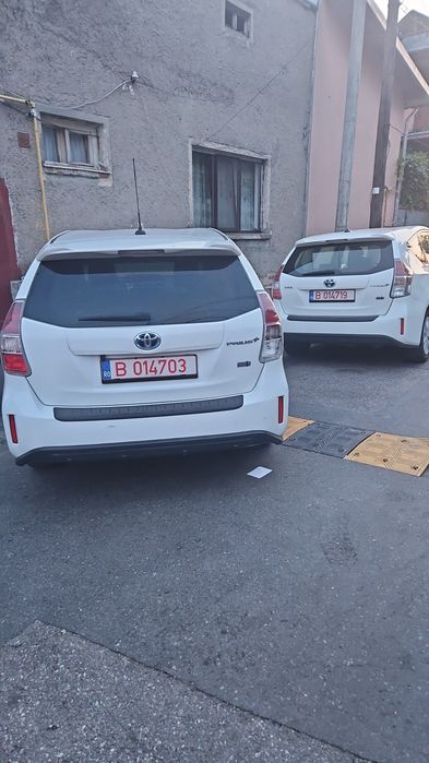 Inchiriez masini Toyota Prius Plus UBER/BOLT