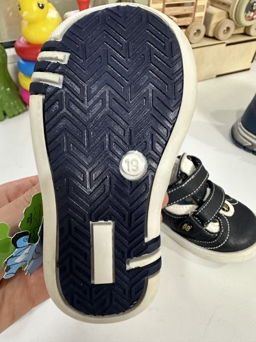 Новая детская обувь, размер уточняйте