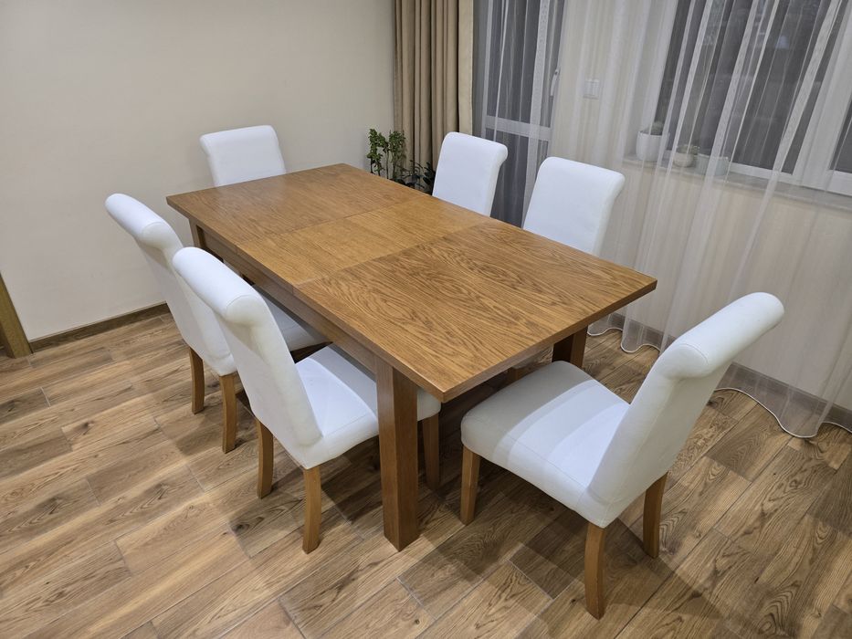 Трапезна маса без столове