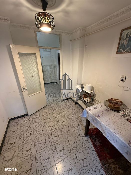 2 decomandate Brazdă Scoala 23 parter  înalt cu balcon 1982