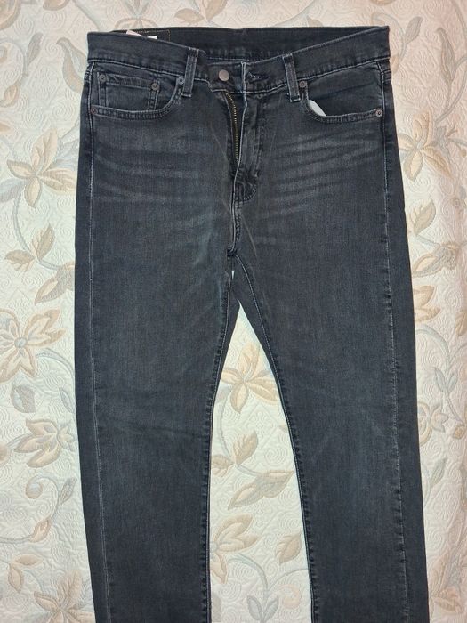 Vând pantaloni lungi și scurți