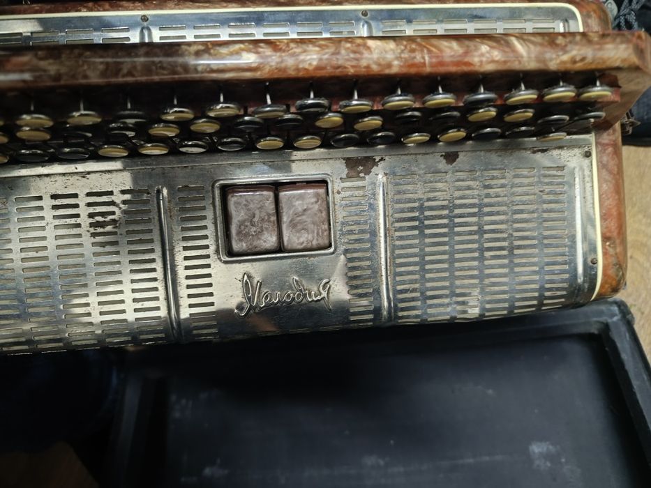 Продам баян б/у.