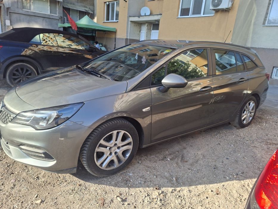 Продaва се Opel Astra 2020