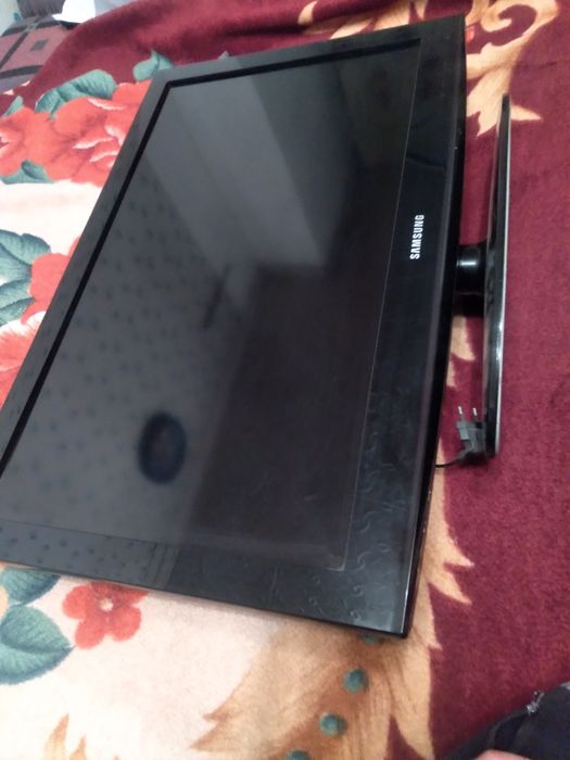 Продам телевизор Samsung. Всё работает в отличном состояние.