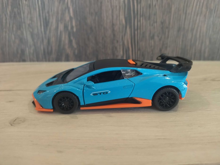 Метална количка Lamborghini Huracan STO !!!