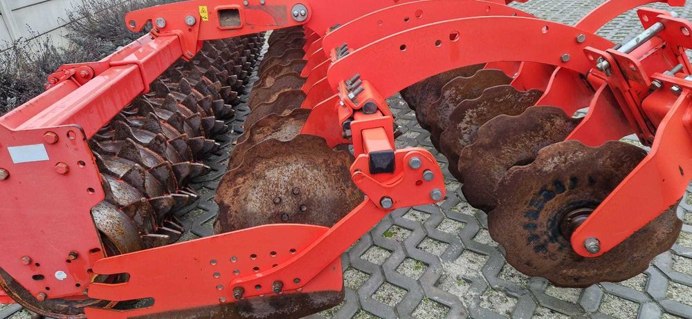 Grapă cu discuri Maschio Gaspardo VELOCE 400 cu tăvălug PACKER