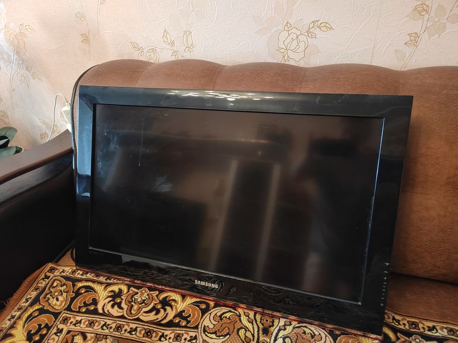 Продам телевизор Samsung 15 тыс.