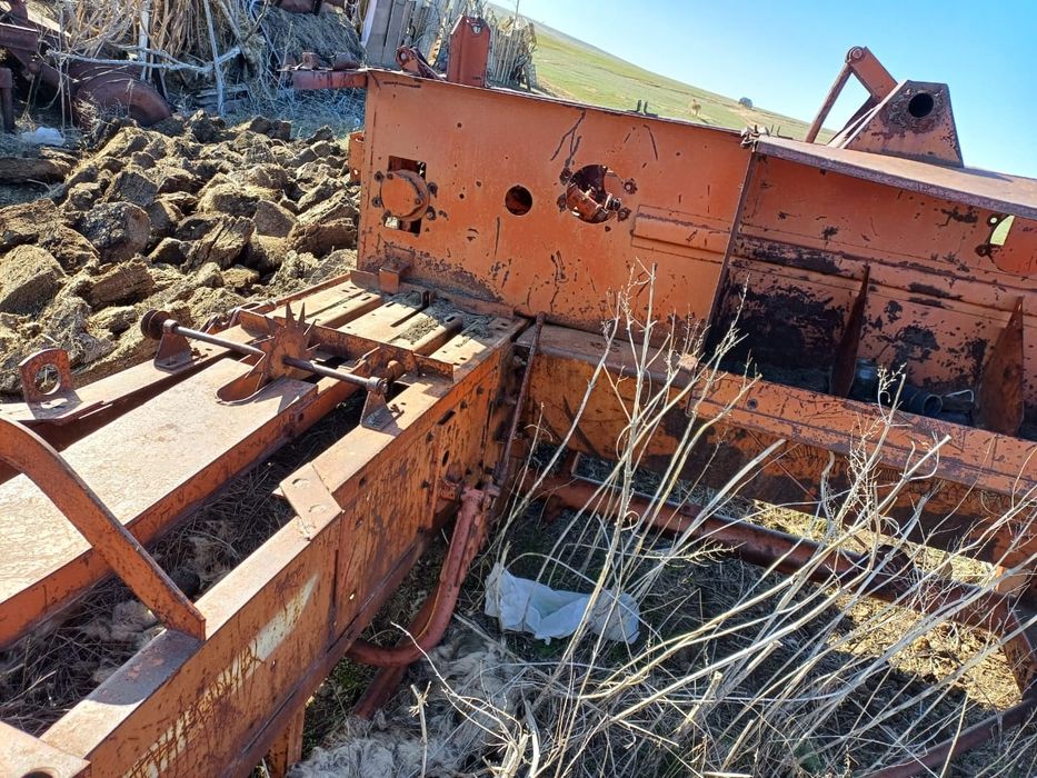 Пресс-подборщик тюковый