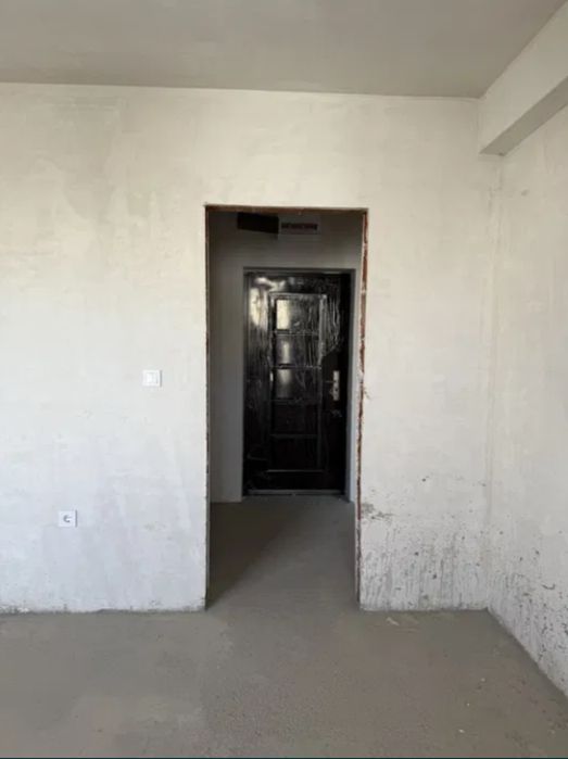 Продава се Тристаен апартамент в Пловдив, Южен - 96 кв.м за 1042 €/кв.м - Снимка #2