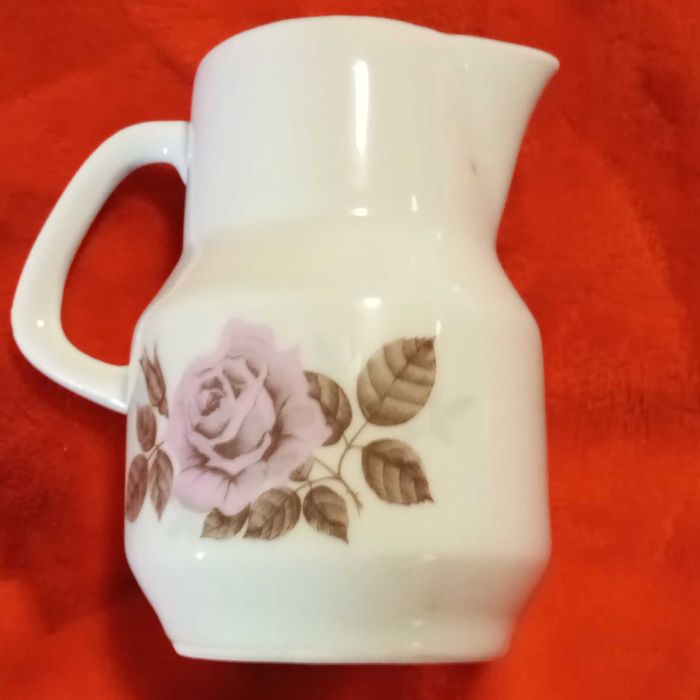 Български порцелан, чинии сервиране, каничка за мляко, сосиера