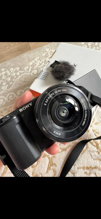 Sony ZVE-10 в идеальном состоянии