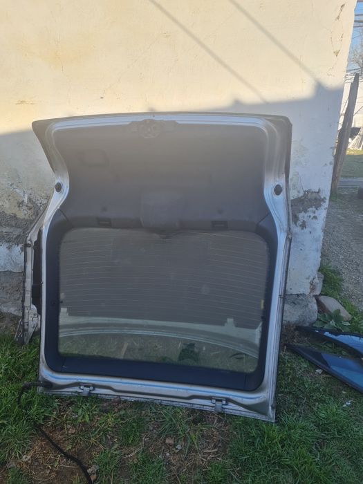 Vând uși spate stânga, dreapta haion,geamuri fixe Opel Vectra C 1.9