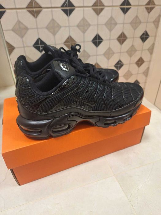 Продавам мъжки маратонки Nike