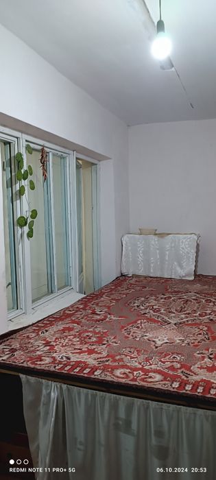 Dom sotiladi 2 xona 2 poliklinika yaqinida yulni ustidan