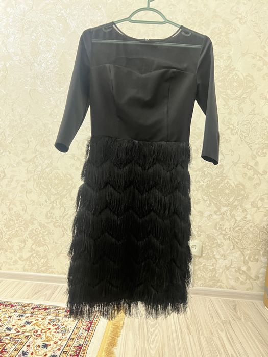 Платья вечерние