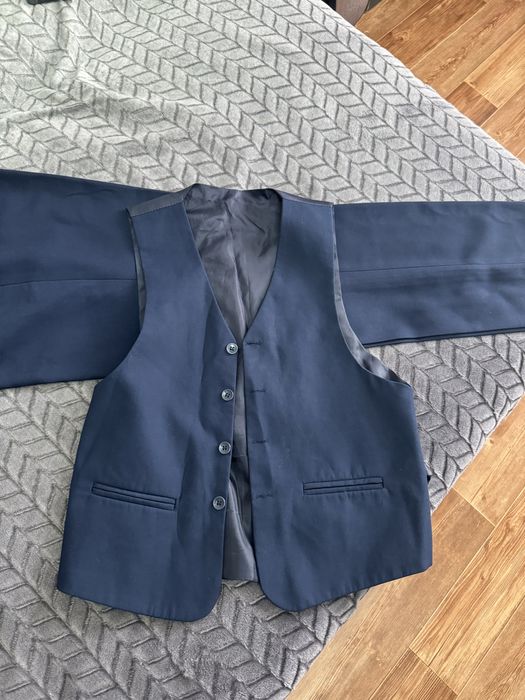 Продам костюм