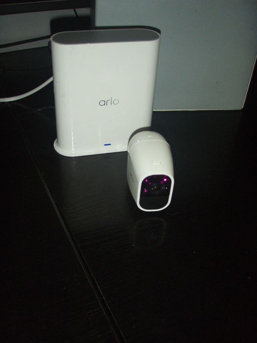 camera de supraveghere wireless ARLO PRO 2 VMC4030P + Hub Arlo VMB4540