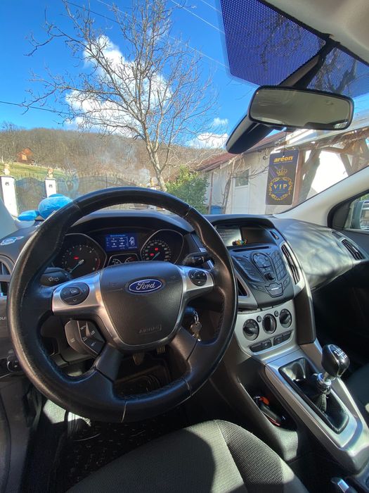 Vând Ford Focus an 2013