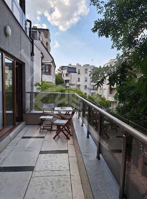 Дава се под наем Тристаен апартамент в София, Лозенец - 111 кв.м за 1166.88 € - Снимка #12