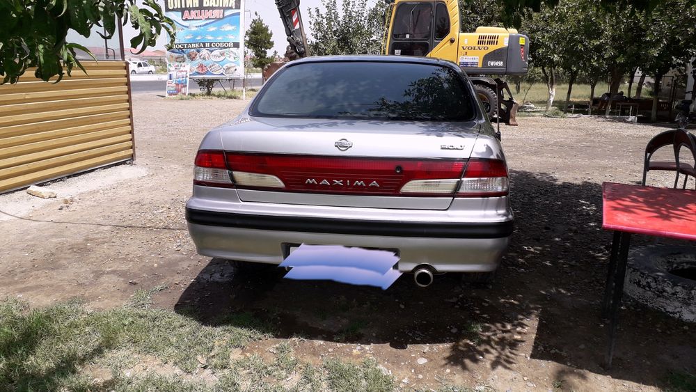 Nissan Maxima 1995