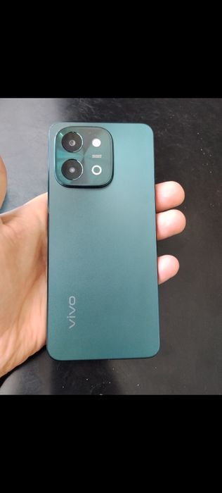 Продам телефон виво Y28