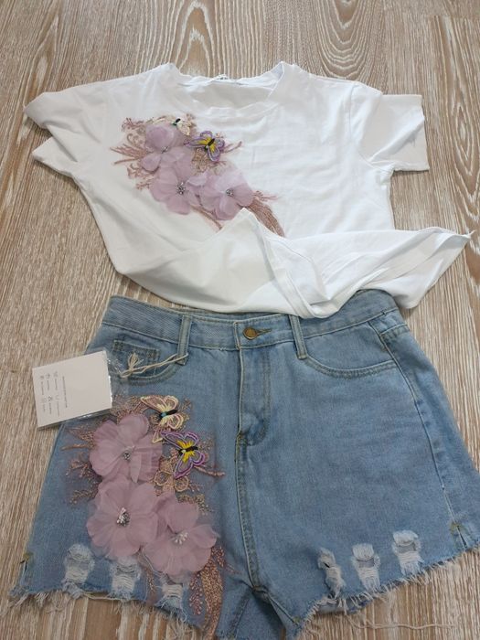 Compleu nou pantaloni scurti denim si tricou alb cu broderie s-m