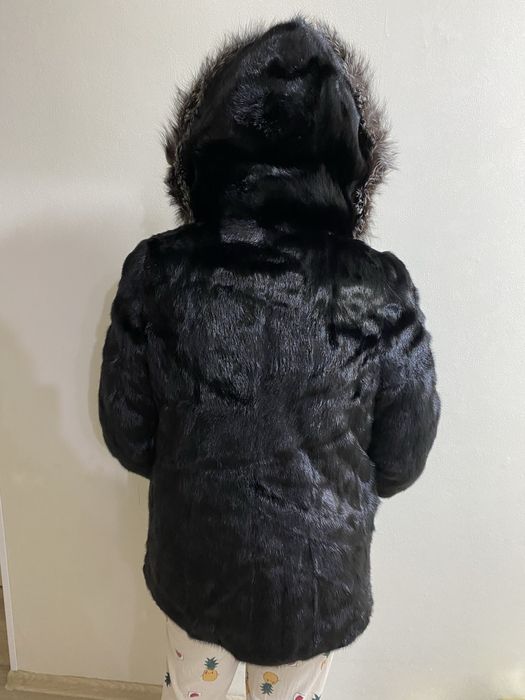 Продам шубу черного цвета