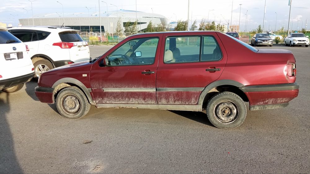 Продам машину volkswagen vento