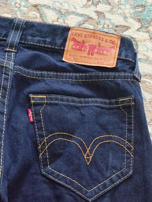 Levi's 907 bootcut 32x34