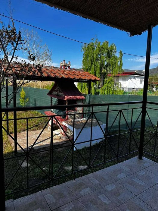 Къща в Аспровалта Ривиера – на 300 метра от морето