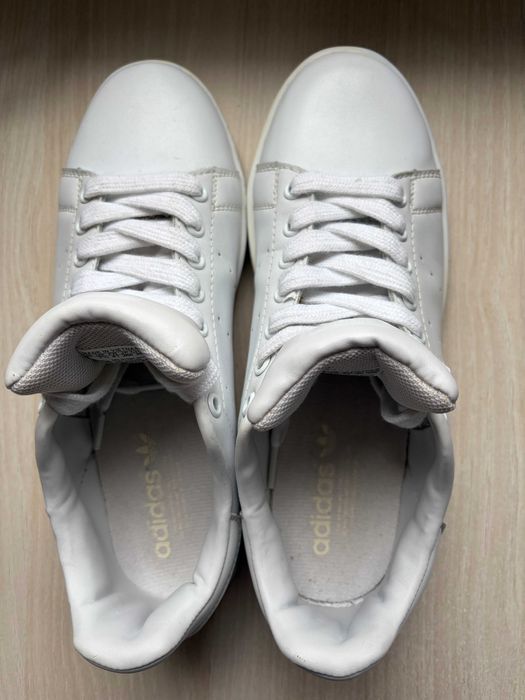 Продавам маратонки Adidas Stan Smith номер 41