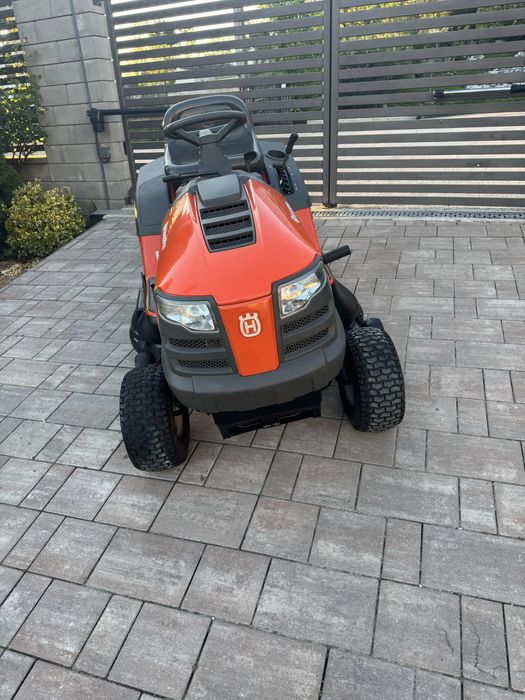 Tractoras gazon/iarba Husqvarna